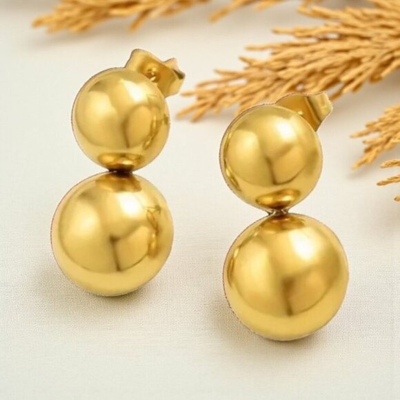 ποΈMinimalist 18K Gold Plated Double Ball Stud Earrings β Trendy & Elegant - Picture 7 of 9